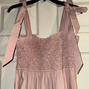 En Saison Smocked Tiered Midi Dress Tie Strap Casual Pink Size S‎ thumbnail 7