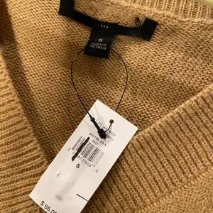 NWT Banana Republic Size S Tan Camel V Neck Long Sleeve Soft Pullover Sweater thumbnail 9