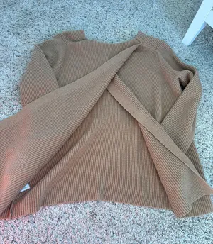 Banana Republic Sweater thumbnail 3