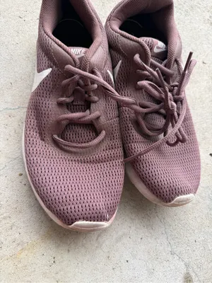 Nike Tanjun Women’s Running Shoes Mauve Pink Mesh Sneakers Size 9 thumbnail 3