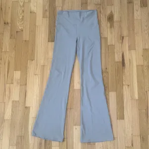 🌲Fabletics PureLuxe High Waisted Flare Yoga Leggings Lululemon Align Inspo M thumbnail 3