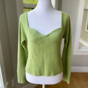 Wild Fable Light Heather Green Sweatheart Neckline Ribbed Cropped Sweater Sz L thumbnail 10