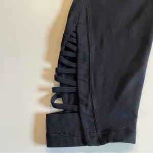 Athleta Mind over Mat Capri Lattice Cut Out Leggings Women’s size small Black thumbnail 5