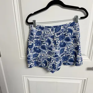 ✨ Zara Blue & White Floral Ruffled Skort | Size XS ✨🖤 thumbnail 13