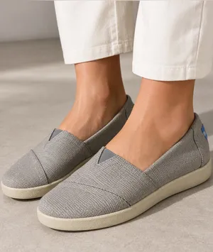 TOMS Classic Slip On Shoes Gray Textured Canvas Women’s Size 7.5 Casual Flats thumbnail 1