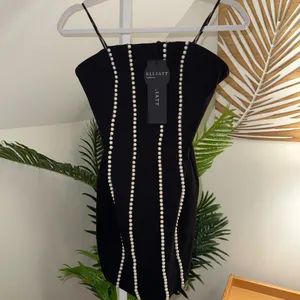 Elliatt Sonnet Mini Strapless Pearl Dress In‎ Black thumbnail 4