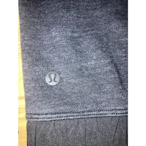 Lululemon Light as Warmth Crew ‎ 8 Dark Gray Casual Pullover Sweatshirt Workout thumbnail 5