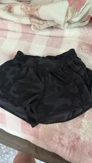 Lululemon Hot Hot Shorts thumbnail 3
