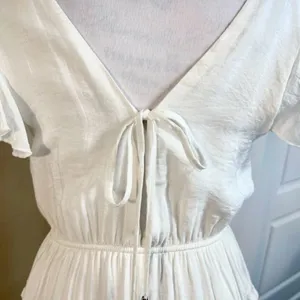 SAINTS & SECRETS White Ruffle Dress Waist Tie Open Tie Back Flutter Sleeve~M💚 thumbnail 9