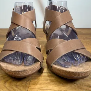 Diba Weekend Brown Strappy Cork Wedge Sandals Women's 6 Buckle Open Toe thumbnail 5