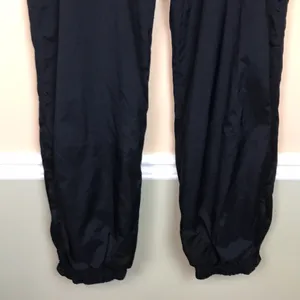 VTG Columbia Women’s Black Nylon Multi-Pocket Adjustable Waist Snow Winter Pants thumbnail 7
