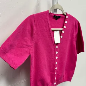 NWT FORE Pink Short Sleeve Asymmetrical Faux‎ Button Front Sweater T12708 Small thumbnail 5
