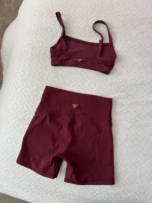 Aritzia Workout Set thumbnail 2