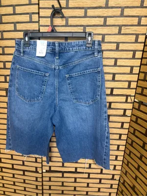 Time and tru high rise denim barrel leg Bermuda shorts size 8 thumbnail 2
