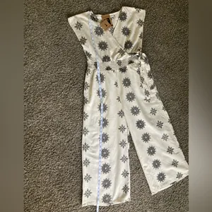 Dress Nado Embroidered Linen-Blend Wide-Leg Jumpsuit Sz M thumbnail 4