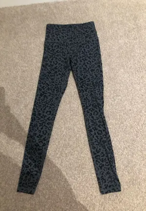 Athleta Cheata Leggings thumbnail 1