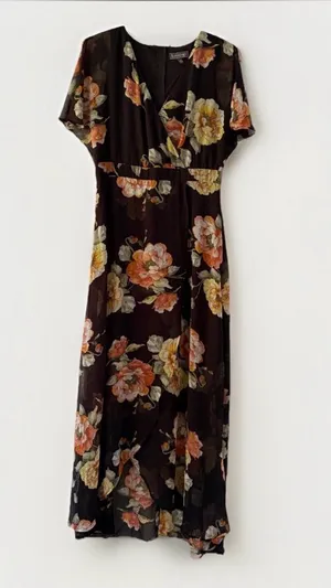 Luxology Floral Black flowy Maxi dress 10 Travel fall Wedding thumbnail 1