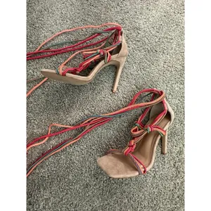 Steve Madden Multicolor Pumps Nude Pink Ankle Tie Laces Ropes Women's Sz 8 thumbnail 3