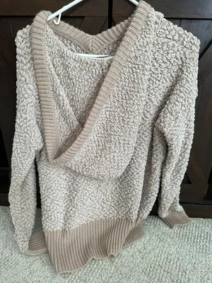 Sweater thumbnail 2