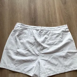 High-Rise White Trouser‎ Shorts - 20W thumbnail 6