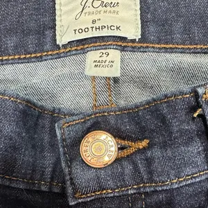 EUC J. CREW Toothpick women's jeans. Dark‎ wash. Size 29. thumbnail 5