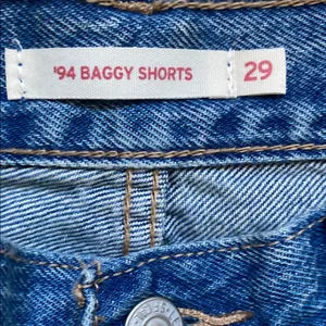 NWT Women's Levi's 94 Baggy Jean Shorts thumbnail 6