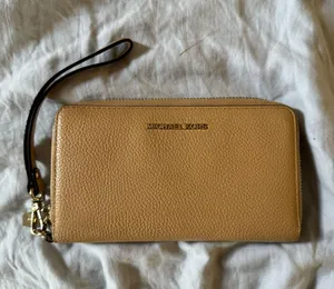 Wallet with strap thumbnail 1