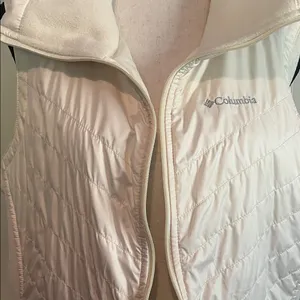 Columbia Women's Ivory Quilted Insulated Vest thumbnail 3