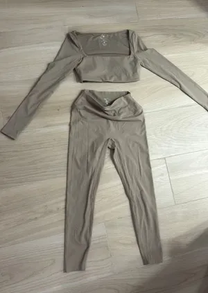 CSB freedom scoop top and leggings Almond thumbnail 1