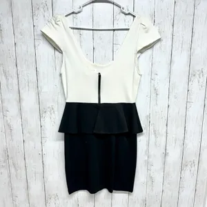 Alice + Olivia Dress Women Size 8 Black‎ Harris Peplum Mini Employed Sleeveless thumbnail 6
