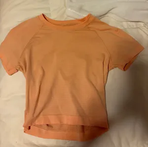 Lululemon Swiftly Short Sleeve thumbnail 1