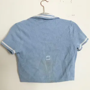 Alo Yoga Tennis Club Sweater Knit Cropped Polo Seashell Blue/White XS thumbnail 8