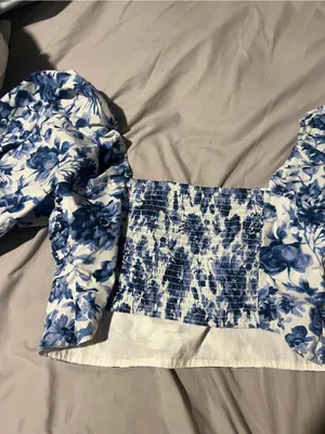 Abercrombie & Fitch Blue Floral‎ Puff Sleeve Crop Top Smocked Pleated L thumbnail 6