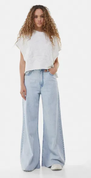 Bershka New With Tags White Top Shirt Blouse thumbnail 5