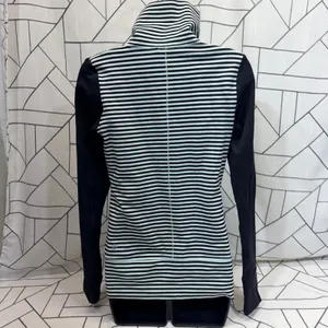 Lululemon Full‎ Zip Stripe Jacket Mint Black Funnel Neck Track Top Womens Size 4 thumbnail 2