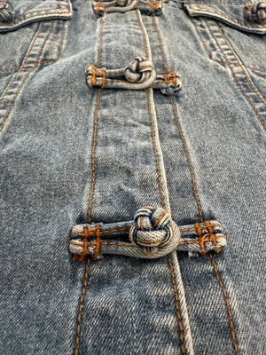 Vintage Bill Blass vintage 100% cotton Light Blue Denim vest thumbnail 4