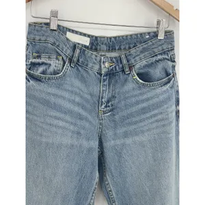 Zara Jeans Womens Size 6 Blue High Rise Straight Leg Distressed Denim Q0011‎ thumbnail 2