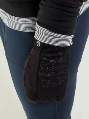 Lululemon Frosty Run Reflective Gloves in Black Lace thumbnail 8