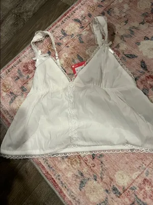 NWT Edikted‎ small white tank top thumbnail 3