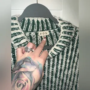 POL Two-Tone Woven Mock Neck Sweater Multi Green & White thumbnail 4