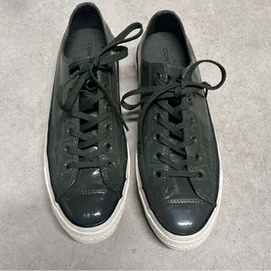 Converse Unisex Chuck Taylor Chuck 70 Patent Leather Low Military Green Shoes thumbnail 2