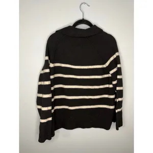 Aerie V-Neck Pullover Sweater Size XS Black White Striped Oversized Collar thumbnail 2