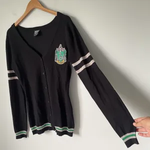 Warner Bros. Harry Potter Slytherin Cardigan Sweater Black Women's Size Medium thumbnail 5