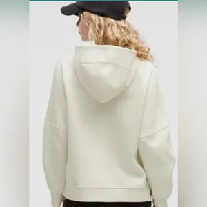 Lululemon Scuba Oversized Side-Slit Hoodie Size XS/S‎ in BONE Cream thumbnail 2