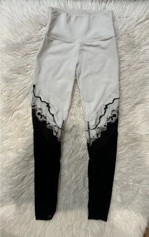 Alo Leggings thumbnail 1