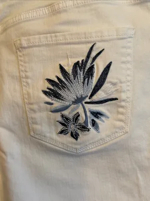 🔵🔵🔵3 for 12$🔵🔵🔵Women's White Embroidered Floral Shorts-16 thumbnail 5