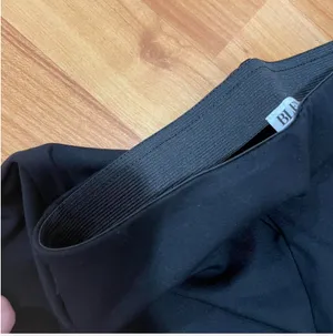 Black capri thumbnail 4