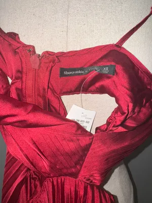 Abercrombie Giselle Pleated Cutout Maxi Dress thumbnail 6