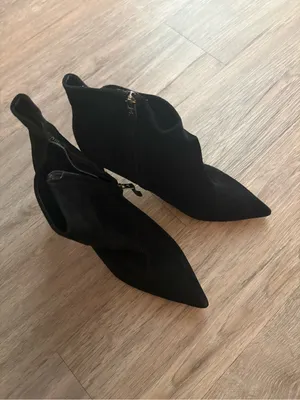 SAM EDELMAN BLACK SUEDE POINTED TOE BOOTIES US8.5 thumbnail 4