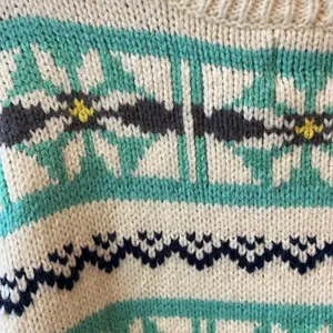 American Eagle sweater size medium thumbnail 3